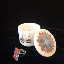 Load image into Gallery viewer, Small Marble Mother of Pearl inlaid Jewelry / Trinket Box (Item# In200002)