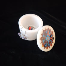 Load image into Gallery viewer, Small Marble Mother of Pearl inlaid Jewelry / Trinket Box (Item# In200002)