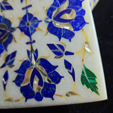 Load image into Gallery viewer, Small Marble Mother of Pearl inlaid Jewelry / Trinket Box (Item# In200003 )