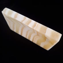 Load image into Gallery viewer, Alabaster Dish (Item# E1000113)