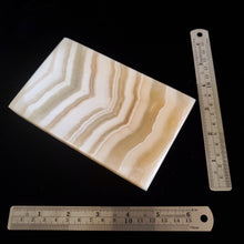 Load image into Gallery viewer, Alabaster Dish (Item# E1000113)