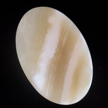 Load image into Gallery viewer, Alabaster Dish (Item# E1000119)