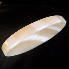 Load image into Gallery viewer, Alabaster Dish (Item# E1000119)