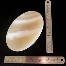 Load image into Gallery viewer, Alabaster Dish (Item# E1000119)