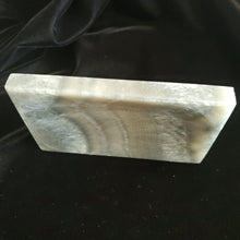 Load image into Gallery viewer, Alabaster Dish (Item# E1000136)