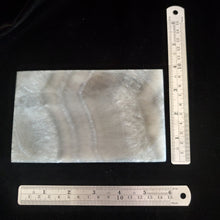 Load image into Gallery viewer, Alabaster Dish (Item# E1000136)