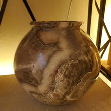Load image into Gallery viewer, Onyx Table Lamp (item# E1000050)