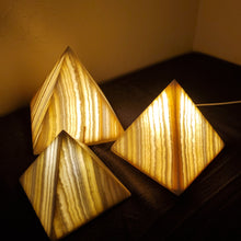 Load image into Gallery viewer, Natural Pyramid Alabaster Lamps set