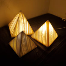 Load image into Gallery viewer, Natural Pyramid Alabaster Lamps - set 1