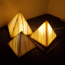 Load image into Gallery viewer, Natural Pyramid Alabaster Lamps - set 1