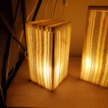 Load image into Gallery viewer, (Item# E1000097) Small Natural Alabaster Box Lamp