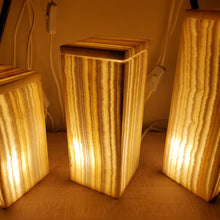 Load image into Gallery viewer, (Item# E1000098) Medium Natural Alabaster Box Lamp