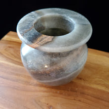 Load image into Gallery viewer, Alabaster Vase (item# E1000100)