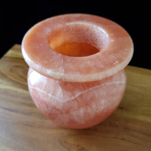 Load image into Gallery viewer, Alabaster Vase (item# E1000174)