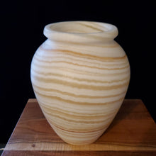 Load image into Gallery viewer, Alabaster Table Lamp (Item# E1000198)
