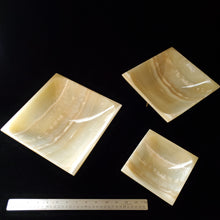 Load image into Gallery viewer, Alabaster Square Bowls Set 1