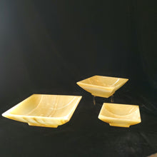 Load image into Gallery viewer, Alabaster Square Bowls Set 1