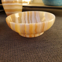Load image into Gallery viewer, Alabaster Round Bowls (Set 2)