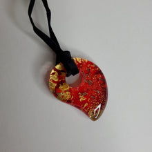 Load image into Gallery viewer, Handmade Murano Glass Pendant (Item# It200008)