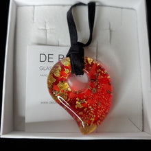 Load image into Gallery viewer, Handmade Murano Glass Pendant (Item# It200008)