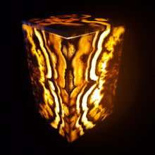 Load image into Gallery viewer, Onyx Table Lamp (item# E2000028)
